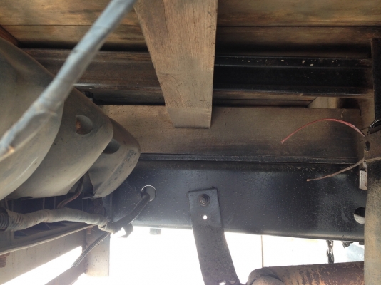 HINO FC 114 โตล่า เครื่อง 117 แรง ยาว 5.50 เมตร กะบะไม้ รถห้าง