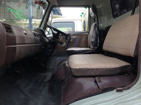 HINO FC 114 โตล่า เครื่อง 117 แรง ยาว 5.50 เมตร กะบะไม้ รถห้าง