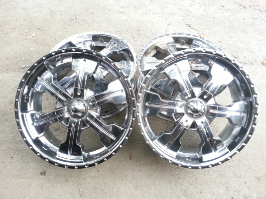 ขอบ22  ถูกๆๆ ใส่กระบะ6รู