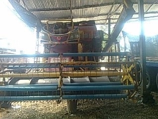 ขายด่วน รถเกี่ยวข้าว+รถสิบล้อหัวยาวเทรลเลอร์ รถเกี่ยวข้าวเกษตรพัฒนา รุ่น ไอ้หนุ่มไวไฟ ปี 51 ขายพร้อมกับ ISUZU TX 145 HP 6BB1 รถหัวยาวสิบล้อเพลาเดียว เทรลเลอร์หางพับไฮดรอลิกส์ขึ้นรถเกี่ยวข้าว เอกสารเล่มทะเบียนครบเต็มไม่ขาด # รถเกี่ยวข้าวไอ้หนุ่มไวไฟ เครื่อ