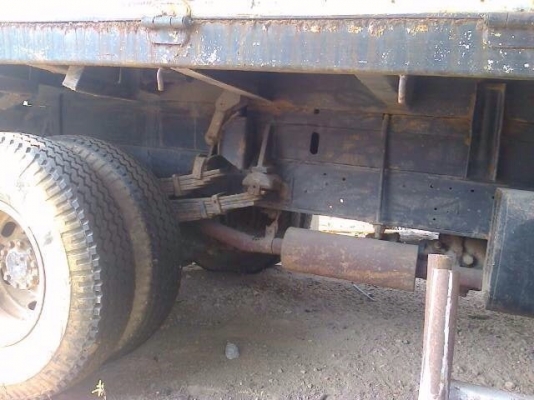 ISUZU KS22 - 110 HP 4BC1 หกล้อดั๊มพ์ กระบะดั๊มพ์เหล็กคอกสูง 5 ตันความยาว 3.60 เมตรสภาพดีไม่มีผุกร่อนครับ ช่วงล่างใหญ่คานหน้าและเฟืองท้ายติด F หกน็อตแล้วครับ เครื่องแรงดีมาก หัวเก๋งไม่ผุภายในเก๋งคอนโซลครบ มีเครื่องเสียง วิทยุ CD ครบพร้อม ช่วงล่างคัชซีไม่บว