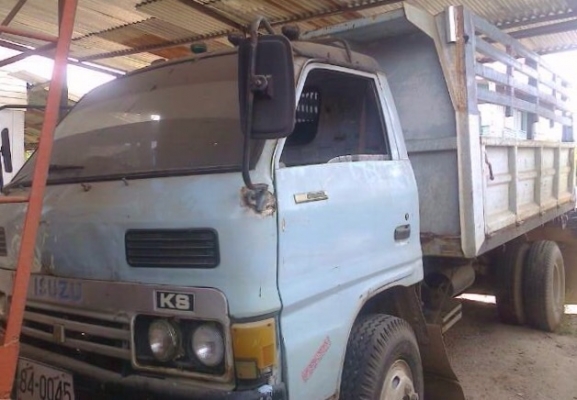ISUZU KS22 - 110 HP 4BC1 หกล้อดั๊มพ์ กระบะด - Truck2Hand.com