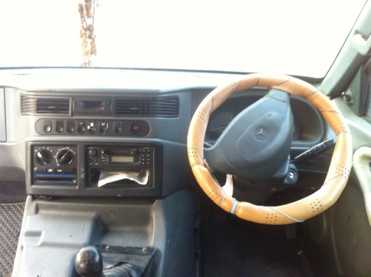 รถตู้ Mercedes MB140 2.9D ปี 2004 เครื่องติดขับได้ ขาย 90000 บาท