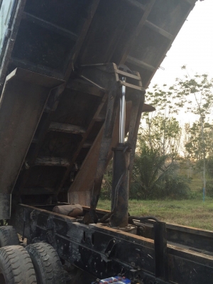 ขายรถ10ล้อดั้มพ์2เพลาISUZU FVZ32 เครื่อง 195แรงม้า สนใจโทร 081-970-1072
