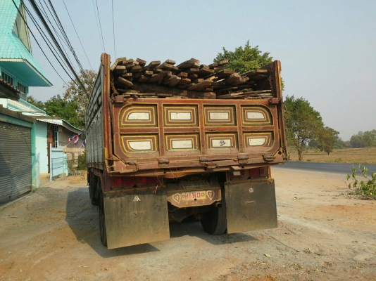 ขาย 10 ล้อดั้มHINO สองเพลาพร้อมใช้งานสนใจโทรฉลาดศิลป์ 0810707634