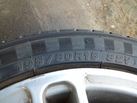 ขายล้อแม็กขอบ15" พร้อมยางสวยๆดอกเต็ม4วง4,500 ขายล้อแม็กขอบ15" พร้อมยางสวยๆดอกเต็ม4วง4,500