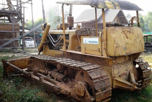 **255,000บ.ต่อรอง///แทร็กเตอร์CAT D4** ขาย BULLDOZER CATERPILLAR D4 แทร็กเตอร์ ตีนตะขาบ CAT D4 เครื่องเดิม ปั้มเดิม เกียร์ตัด เครื่องยนต์ CAT 4สูบ เครื่อง+ปั้ม ยังดี มีเยิ้ม มีซึมบ้าง ช่วงล่างเดิม สภาพ60\% แทร็ก โซ่ เฟือง สภาพโอเค ดันหน้าไม่ผุ บอดี้เดิม สี **255,000บ.ต่อรอง///แทร็กเตอร์CAT D4** ขาย BULLDOZER CATERPILLAR D4 แทร็กเตอร์ ตีนตะขาบ CAT D4 เครื่องเดิม ปั้มเดิม เกียร์ตัด เครื่องยนต์ CAT 4สูบ เครื่อง+ปั้ม ยังดี มีเยิ้ม มีซึมบ้าง ช่วงล่างเดิม สภาพ60\% แทร็ก โซ่ เฟือง สภาพโอเค ดันหน้าไม่ผุ บอดี้เดิม สี