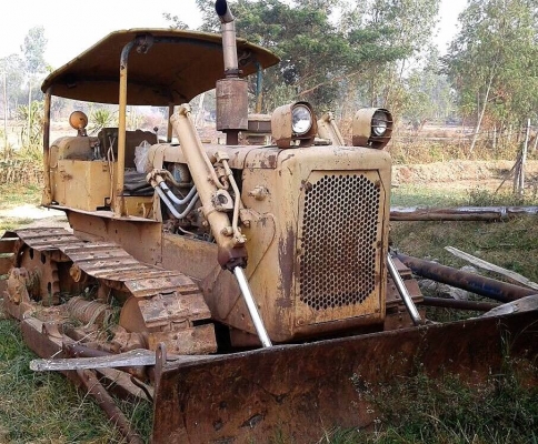 **255,000บ.ต่อรอง///แทร็กเตอร์CAT D4** ขาย BULLDOZER CATERPILLAR D4 แทร็กเตอร์ ตีนตะขาบ CAT D4 เครื่องเดิม ปั้มเดิม เกียร์ตัด เครื่องยนต์ CAT 4สูบ เครื่อง+ปั้ม ยังดี มีเยิ้ม มีซึมบ้าง ช่วงล่างเดิม สภาพ60\% แทร็ก โซ่ เฟือง สภาพโอเค ดันหน้าไม่ผุ บอดี้เดิม สี **255,000บ.ต่อรอง///แทร็กเตอร์CAT D4** ขาย BULLDOZER CATERPILLAR D4 แทร็กเตอร์ ตีนตะขาบ CAT D4 เครื่องเดิม ปั้มเดิม เกียร์ตัด เครื่องยนต์ CAT 4สูบ เครื่อง+ปั้ม ยังดี มีเยิ้ม มีซึมบ้าง ช่วงล่างเดิม สภาพ60\% แทร็ก โซ่ เฟือง สภาพโอเค ดันหน้าไม่ผุ บอดี้เดิม สี