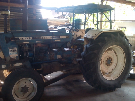 ขายรถไถฟอร์ด รุ่น 6610 แรง เสืยราย อุปกรณ์ ผานหน้าหลังราคา 389000 บาท