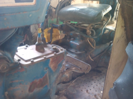 ขายรถไถฟอร์ด รุ่น 6610 แรง เสืยราย อุปกรณ์ ผานหน้าหลังราคา 389000 บาท