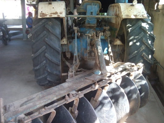 ขายรถไถฟอร์ด รุ่น 6610 แรง เสืยราย อุปกรณ์ ผานหน้าหลังราคา 389000 บาท