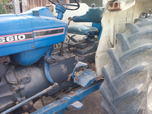 ขายรถไถฟอร์ด รุ่น 77 แรงT5 เสืยเรียบ อุปกรณ์ ผานหน้าหลัง