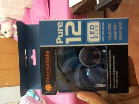 ขายพัดพัดลมใช้ไฟ 12 โวลหลอดLED  มี สีแดงกับสีฟ้าครับ120MM