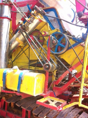 ***ขายแล้วครับขอบคุณ Truck2hand ขาย แพ็คคู่ "หนุ่มไวไฟพร้อม เทเลอร์ISUZU-175" รถเกี่ยวข้าวแบบอุ้ม เกษตรพัฒนา "ไอ้หนุ่มไวไฟ" เครื่องยนต์ ISUZU 6HH1-210HP อุ้ม2.5ตัน ปั้มไดกิ้น22 ตัวเดิน10HT เครื่องดี แรงดี ปั้มดี แรง ช่