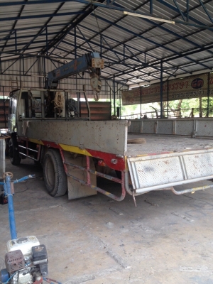 รถบบรทุกติดเครน มิตซูบิชิ 6 ล้อ