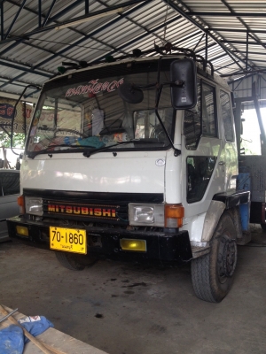 รถบบรทุกติดเครน มิตซูบิชิ 6 ล้อ