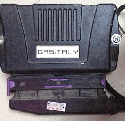 ชุดแก็สรถยนต์ ระบบฉีด GASiTALY มากับรถให่ ใช้งาน มา 11 เดือน  ECU รุ่นเยี่ยมสุดในตระกูล 4 สูบ  FiOBD  ถังแค็ปซูล 38 ลิตร สภาพเหมือนไหม่ ชุดนี้  26,000แต่ เศษๆ  แต่ เราขายเพียง 15,000 เท่านั้น  มิทร์  091-7164282 Supoj.ph@hotmail.com Line :  0864085612