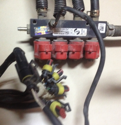 ชุดแก็สรถยนต์ ระบบฉีด GASiTALY มากับรถให่ ใช้งาน มา 11 เดือน  ECU รุ่นเยี่ยมสุดในตระกูล 4 สูบ  FiOBD  ถังแค็ปซูล 38 ลิตร สภาพเหมือนไหม่ ชุดนี้  26,000แต่ เศษๆ  แต่ เราขายเพียง 15,000 เท่านั้น  มิทร์  091-7164282 Supoj.ph@hotmail.com Line :  0864085612