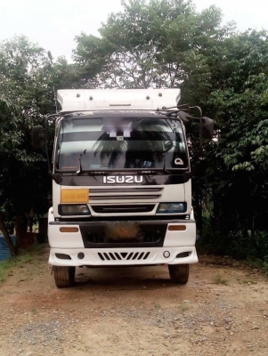 รถอีซูซุ 10 ล้อดั้ม เปลื่ยนเครื่อง 240 แรงม้า. ปี 45  สนใจติดต่อ 081 - 6079515