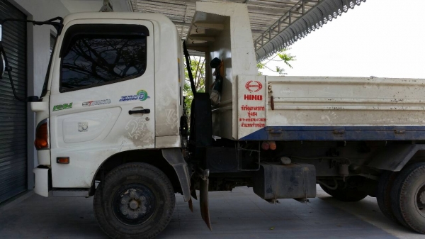 รถฮีโน่ 6 ล้อดั้ม FC9J 150 แรงม้า. ปี 55 ( รถวิ่ง 5x,xxx กว่า กม. ) สนใจติดต่อ 081 - 6079515 รถฮีโน่ 6 ล้อดั้ม FC9J 150 แรงม้า. ปี 55 ( รถวิ่ง 5x,xxx กว่า กม. ) สนใจติดต่อ 081 - 6079515