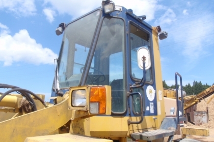 WA100-1-32935 รถตักล้อยาง รถจอดที่CSนวนคร แล้วครับ