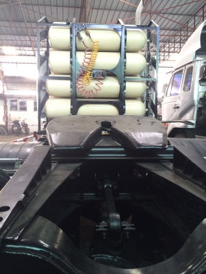ขายหัวลากรถบรรทุก 10 ล้อ  ISUZU  3 เพลา 320 แรงม้า