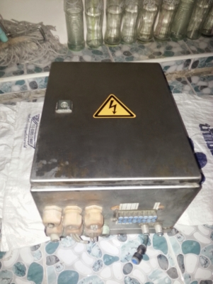 ตู้คอนโทรลสแตนเลส พร้อมโซลีนอยด์วาล์วโมดูล ตู้คอนโทรลสแตนเลส พร้อมโซลีนอยด์วาล์วโมดูล