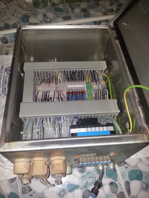 ตู้คอนโทรลสแตนเลส พร้อมโซลีนอยด์วาล์วโมดูล ตู้คอนโทรลสแตนเลส พร้อมโซลีนอยด์วาล์วโมดูล