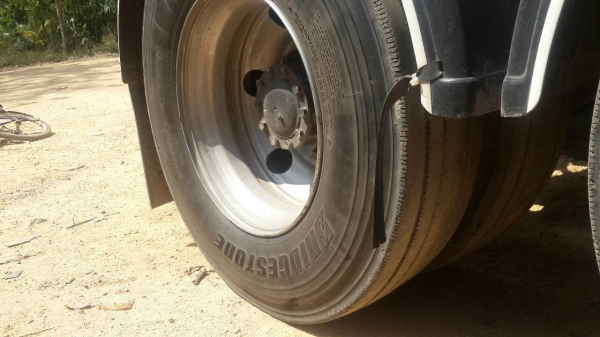 รถอีซูซุ 10 ล้อ หัวลาก GXZ  360 แรงม้า. ปี 55  ( รถวิ่ง 2xx,xxx กม. )   สนใจติดต่อ  081 - 6079515