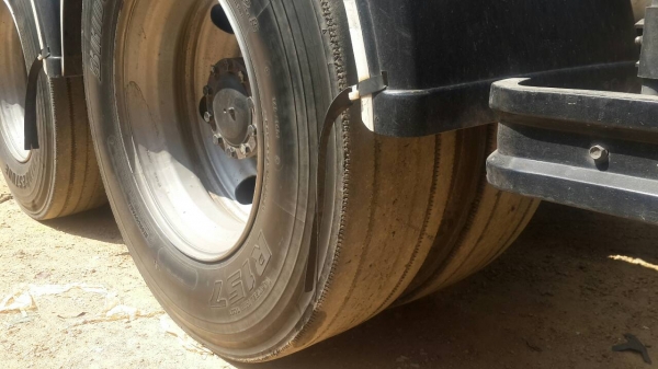 รถอีซูซุ 10 ล้อ หัวลาก GXZ  360 แรงม้า. ปี 55  ( รถวิ่ง 2xx,xxx กม. )   สนใจติดต่อ  081 - 6079515