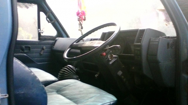 รถอีซูซุ 6 ล้อ รั้ว ( ไม่ดั้ม )  NPR59L  -  115 แรงม้า. ปี 36 สนใจติดต่อ  081 - 6079515