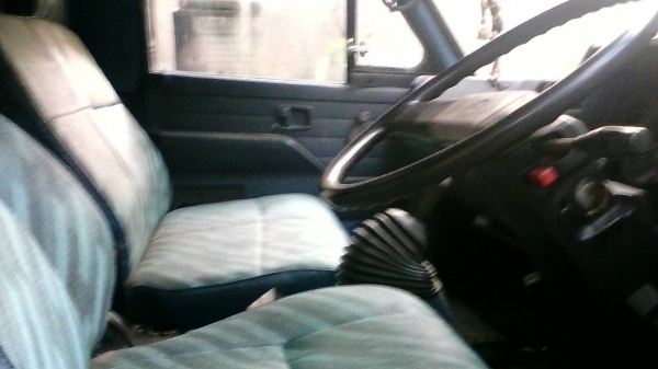 รถอีซูซุ 6 ล้อ รั้ว ( ไม่ดั้ม )  NPR59L  -  115 แรงม้า. ปี 36 สนใจติดต่อ  081 - 6079515