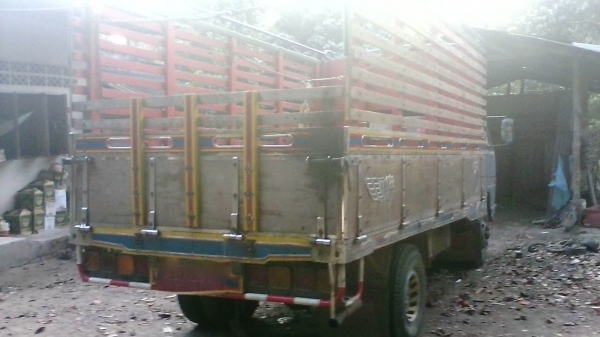 รถอีซูซุ 6 ล้อ รั้ว ( ไม่ดั้ม )  NPR59L  -  115 แรงม้า. ปี 36 สนใจติดต่อ  081 - 6079515