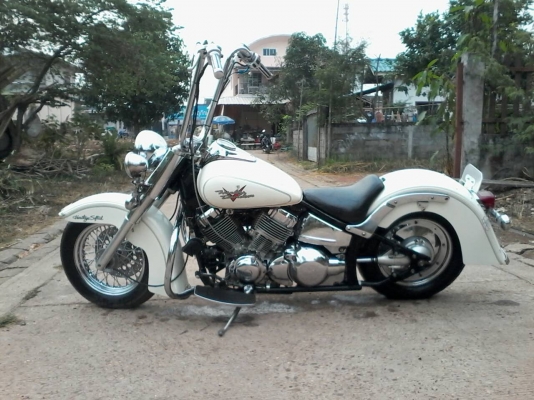 ขายมอเตอร์ไซค์ชอปเปอร์Yamaha dragstar 400 cc ปี99 แต่งสวยแล้วพร้อมขี่โชว์สาวออกทริปได้เลยแต่งสไตร์เดียวกันกับ รถพี่แอ๊ด คาราบาว