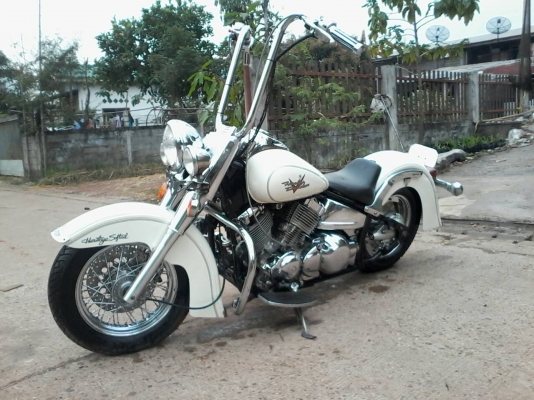 ขายมอเตอร์ไซค์ชอปเปอร์Yamaha dragstar 400 cc ปี99 แต่งสวยแล้วพร้อมขี่โชว์สาวออกทริปได้เลยแต่งสไตร์เดียวกันกับ รถพี่แอ๊ด คาราบาว