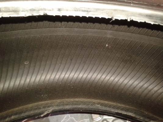 ยางบิชโตน225-65-17 ดอกเต็ม1คู่ ปลายปี2012 ขาย1,590 บาท ยางบิชโตน225-65-17 ดอกเต็ม1คู่ ปลายปี2012 ขาย1,590 บาท