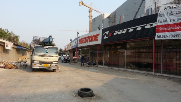 ขายห้องแถวกว้าง 5 เมตรลึก 7 เมตรมี70 ห้องๆละ 7,000 บาทหลังคากระเบื้องไปรื้อเอาเลยครับแบ่งซื้อได้ครับ