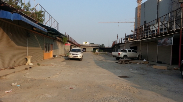 ขายห้องแถวกว้าง 5 เมตรลึก 7 เมตรมี70 ห้องๆละ 7,000 บาทหลังคากระเบื้องไปรื้อเอาเลยครับแบ่งซื้อได้ครับ