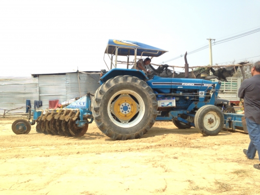 ขายรถไถ 6610 เสื้อลาย ผานใบ 6 กะ ใบดัน ไม่มีเล่มนะ