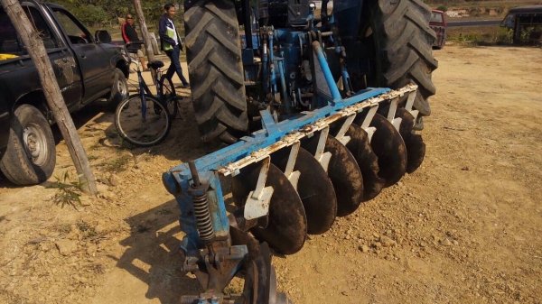 ขายรถไถ 6610 เสื้อลาย ผานใบ 6 กะ ใบดัน ไม่มีเล่มนะ