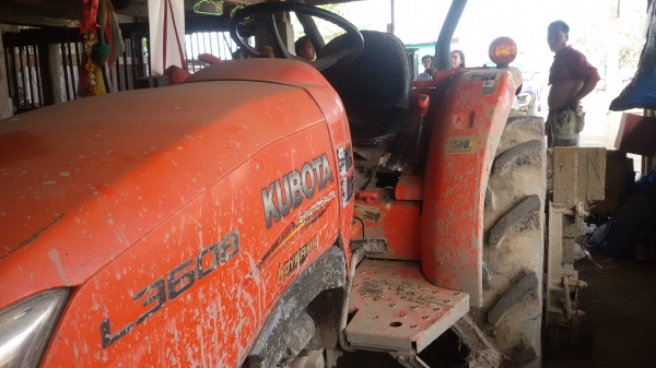 ขายรถคูโบต้า36แรงพร้อมไช้งานรถเดิมมีโรตาลี่ตราช้าง1อ้นไมค์ 1600ชั่วโมงพร้อมทะเบียนราคา268000สนใจสอบุถามได้ที่081 3655997 อ๋าพร  พาเจริญ  ราคาต่อำได้รองครับ