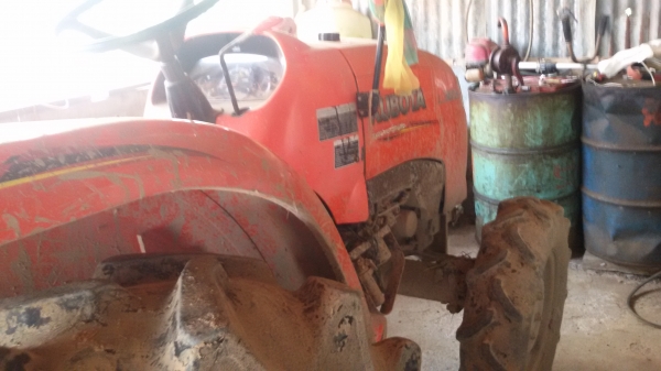 ขายรถคูโบต้า36แรงพร้อมไช้งานรถเดิมมีโรตาลี่ตราช้าง1อ้นไมค์ 1600ชั่วโมงพร้อมทะเบียนราคา268000สนใจสอบุถามได้ที่081 3655997 อ๋าพร  พาเจริญ  ราคาต่อำได้รองครับ