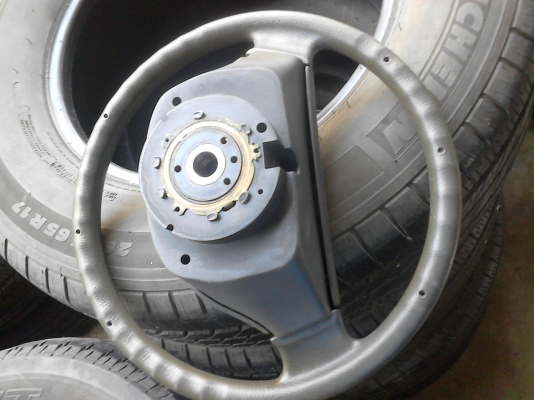 พวงมาลัย TOYOTA 3 ห่วง   TEL.081-427-3941