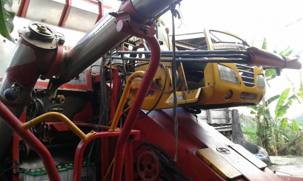 ขายรถเกี่ยวข้าวศัก KM47 เครื่อง6HH1เทอโบ ปั้มไดกิ้น22 ตัวเดิน 12  ราคา480000 ลดสุดๆคับ พร้อมใช้ ด่วน