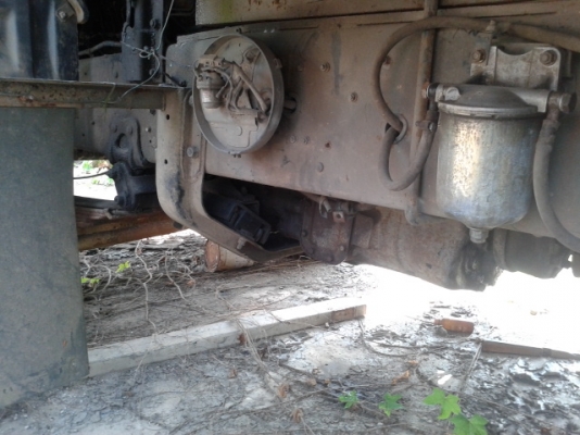 สิบล้ออีโน่F18เพลาเดียว   รถชนหน้าแต่ไม่หนัก ซ่อมได้หัว  เล่มพร้อม