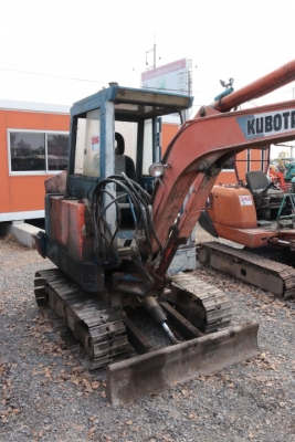 รถขุดเก่าไทย KUBOTA 20 UP บูมยาวหัวเก๋ง