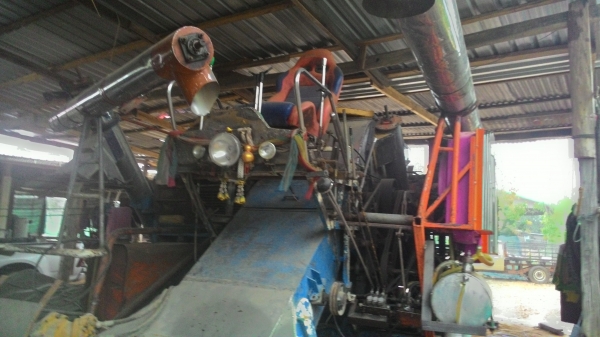 ขายรถเกี่ยวข้าวอุ้ม ขนาดกลาง ขายรถเกี่ยวข้าวอุ้ม ขนาดกลาง