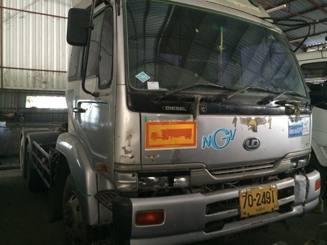 ขายหัวลากรถบรรทุก 10 ล้อ  NISSAN  3 เพลา 314 แรงม้า