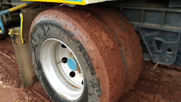 ขายรถพ่วง 22 ล้อ 2 เพลา แม่.ลูก กระบะเหล็กดั้ม HINO 320 ปี.ส ค .46  รถสวย ยางดี ราคาย้อมๆแค่ . 2050000 สนใจรีบจองด่วน