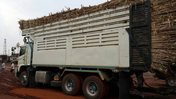 ขายรถพ่วง 22 ล้อ 2 เพลา แม่.ลูก กระบะเหล็กดั้ม HINO 320 ปี.ส ค .46  รถสวย ยางดี ราคาย้อมๆแค่ . 2050000 สนใจรีบจองด่วน